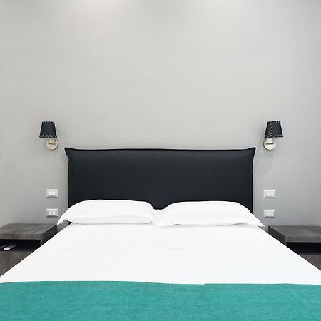 Toledo In Bed & Breakfast Napoli Bagian luar foto