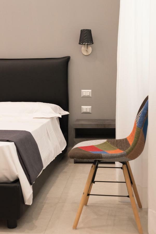 Toledo In Bed & Breakfast Napoli Bagian luar foto