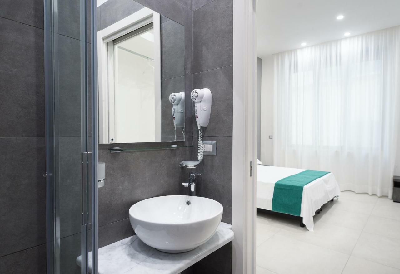 Toledo In Bed & Breakfast Napoli Bagian luar foto