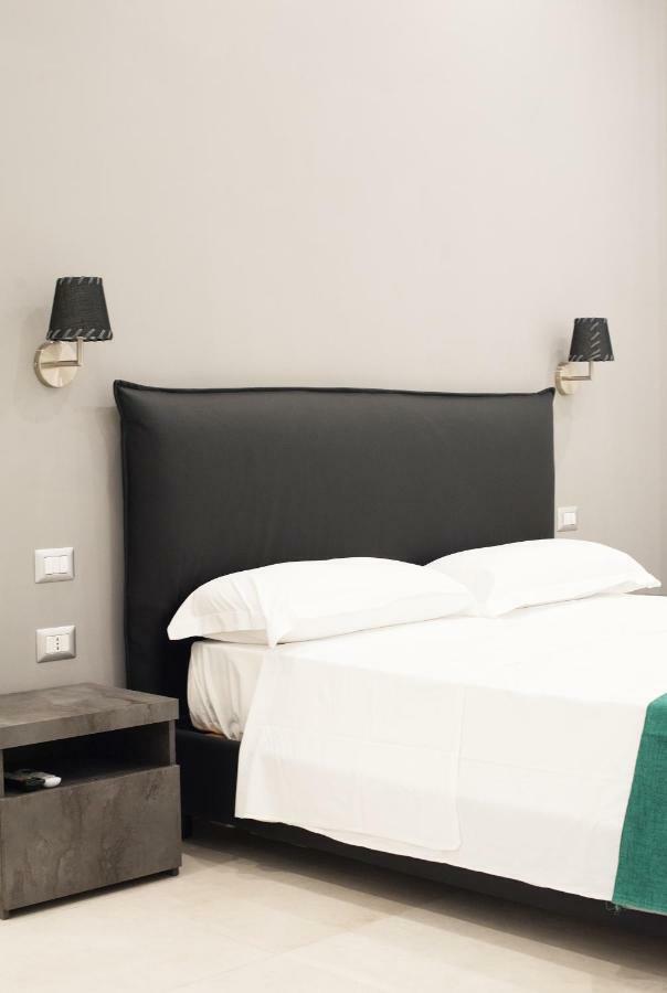Toledo In Bed & Breakfast Napoli Bagian luar foto