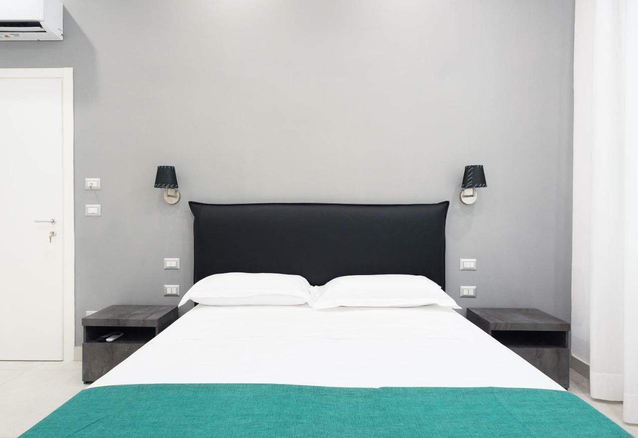 Toledo In Bed & Breakfast Napoli Bagian luar foto