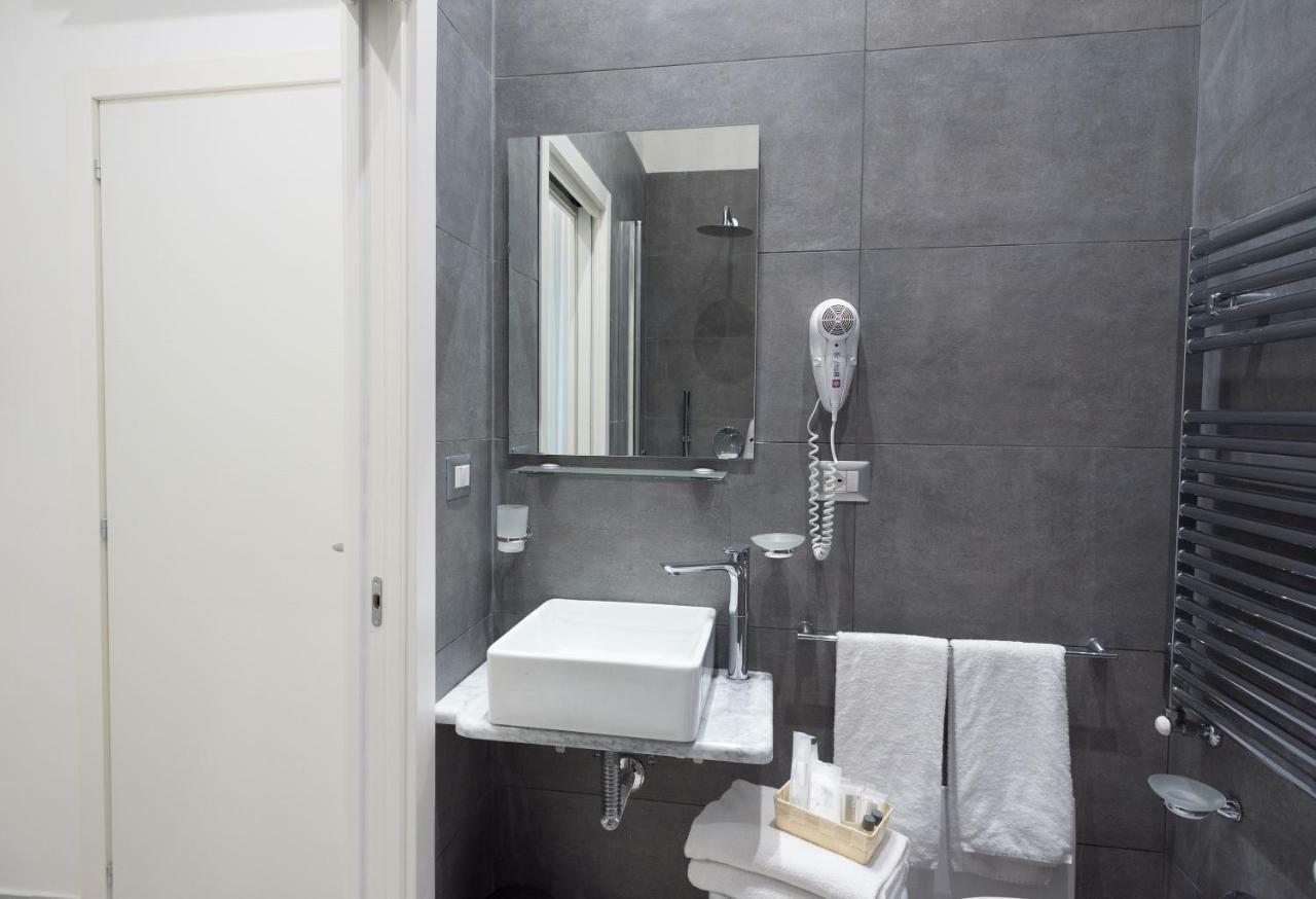 Toledo In Bed & Breakfast Napoli Bagian luar foto