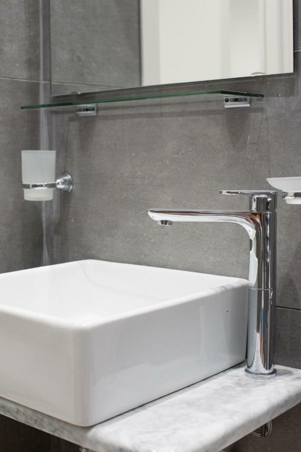 Toledo In Bed & Breakfast Napoli Bagian luar foto