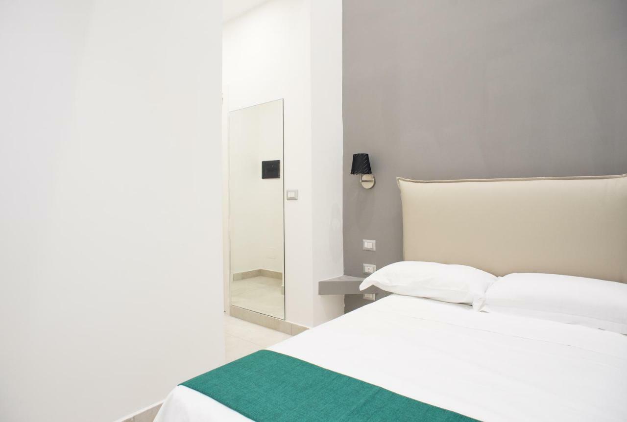 Toledo In Bed & Breakfast Napoli Bagian luar foto